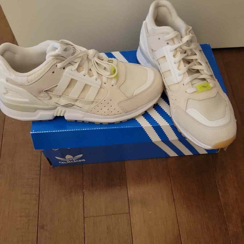 Adidas size 6.5 mens gc2621